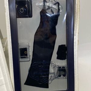 Franklin Mint Black Princess Diana Portrait Doll Sequined Gown & Accessories